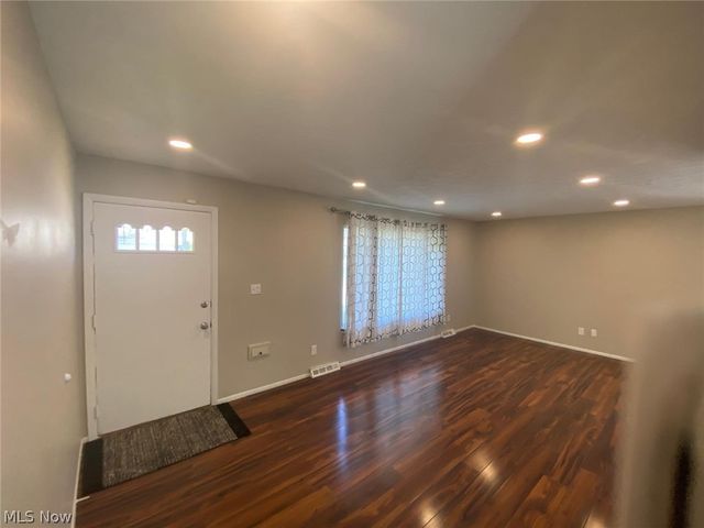 14144 Lisa Drive, Maple Heights, OH 44137