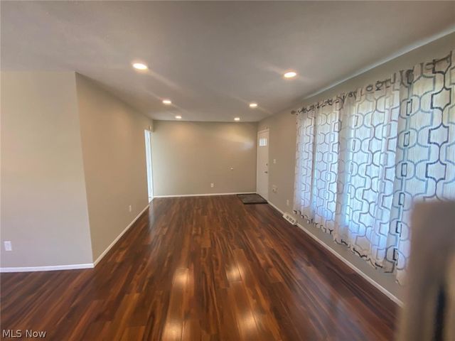 14144 Lisa Drive, Maple Heights, OH 44137