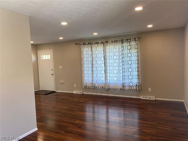 14144 Lisa Drive, Maple Heights, OH 44137