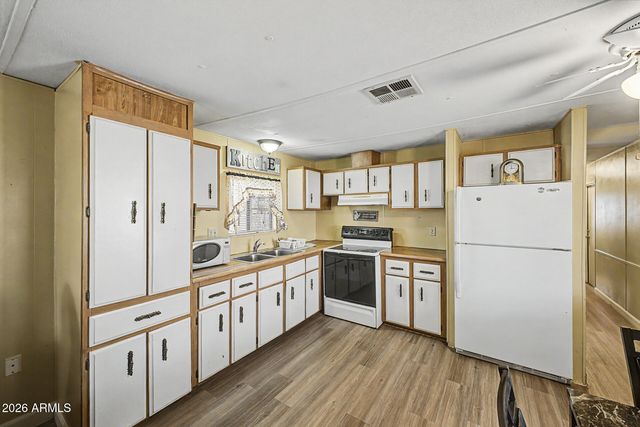 535 S ALMA SCHOOL Road 40, Mesa, AZ 85210