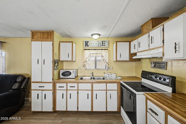 535 S ALMA SCHOOL Road 40, Mesa, AZ 85210
