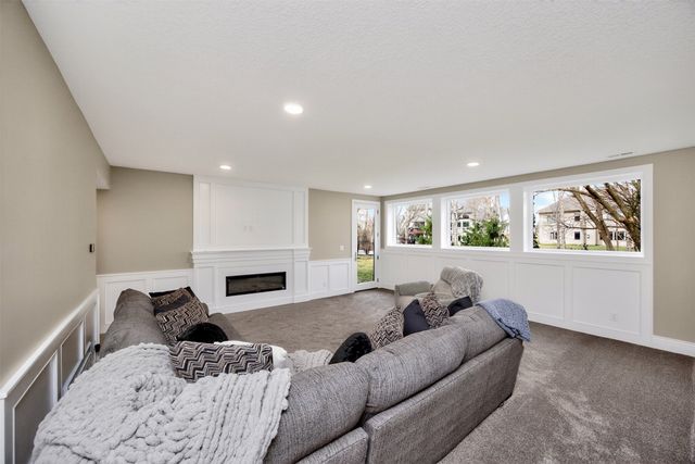 4816 147th Street, Urbandale, IA 50323