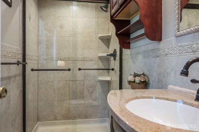 23 Gladstone Drive, East Brunswick, NJ 08816