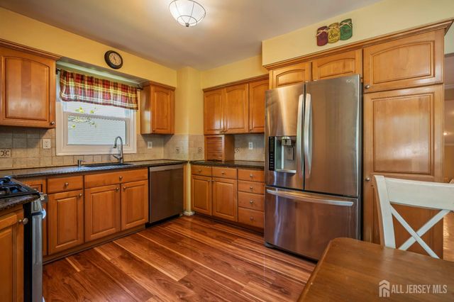 23 Gladstone Drive, East Brunswick, NJ 08816