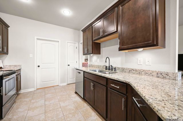 18334 Crows Nest Dr, Prairieville, LA 70769
