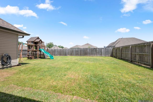18334 Crows Nest Dr, Prairieville, LA 70769