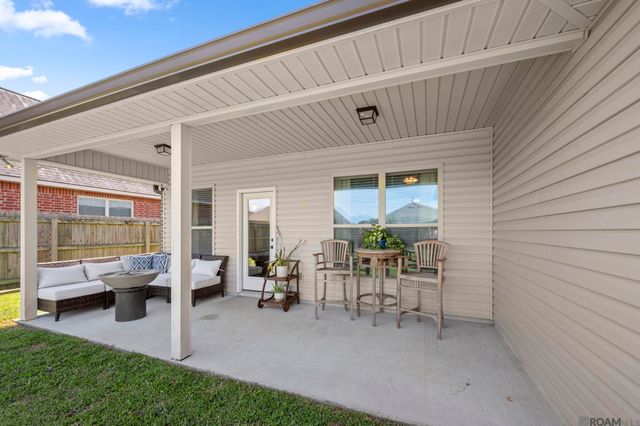 18334 Crows Nest Dr, Prairieville, LA 70769