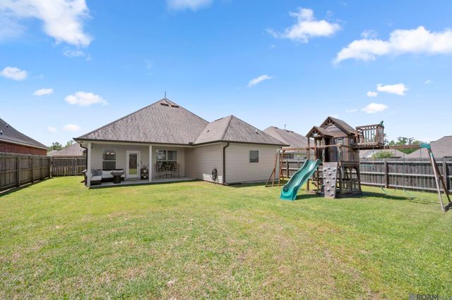 18334 Crows Nest Dr, Prairieville, LA 70769