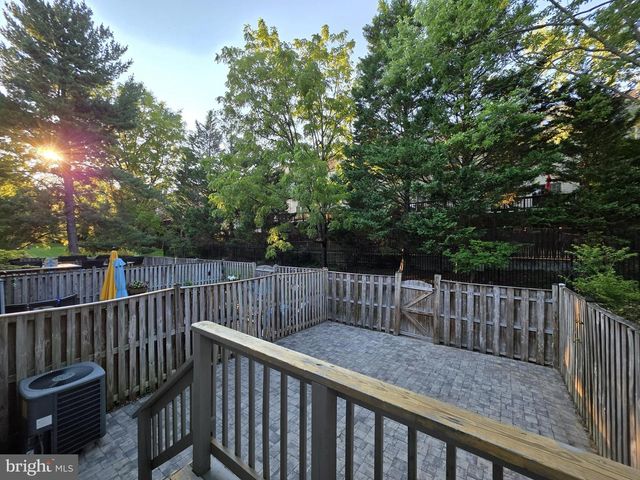 6505 CHINA GROVE CT, Alexandria, VA 22310