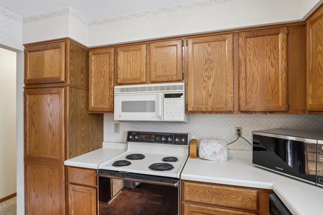 609 Seven Nations Drive, Madison, WI 53713