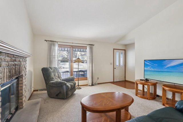 609 Seven Nations Drive, Madison, WI 53713