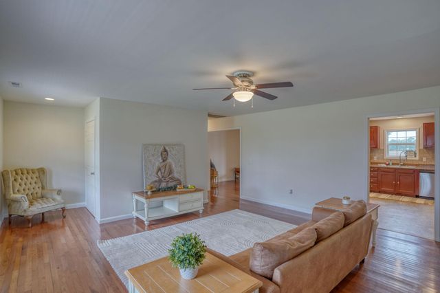 5926 MT HOLLY RD, East New Market, MD 21631