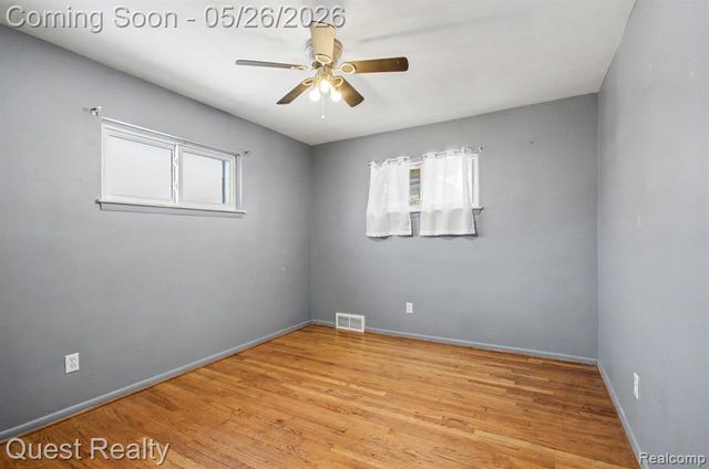 28326 Los Olas Drive, Warren, MI 48093