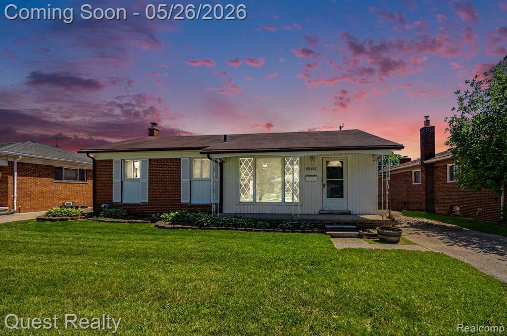28326 Los Olas Drive, Warren, MI 48093