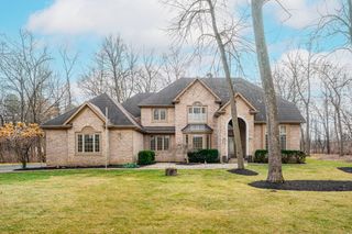 7415 Forest Oak Drive, Mchenry, IL 60050