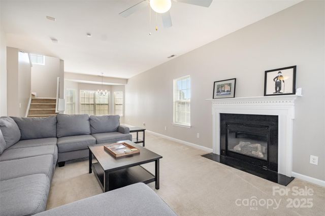 3505 Heathcott Circle, Charlotte, NC 28262
