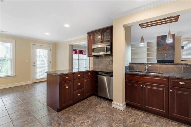 640 Garden Wilde Place, Roswell, GA 30075