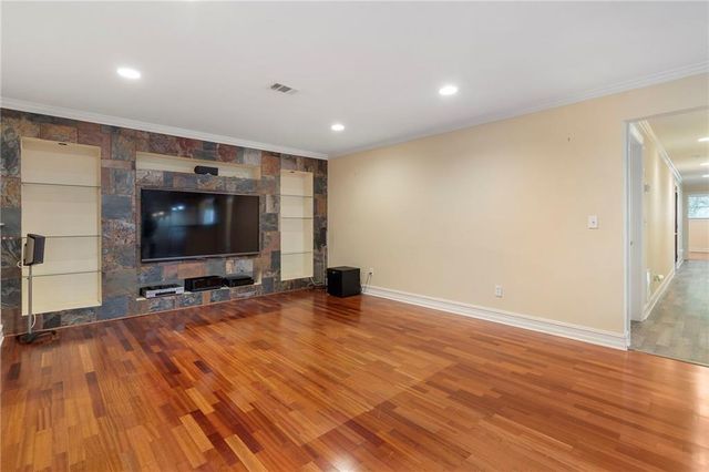640 Garden Wilde Place, Roswell, GA 30075