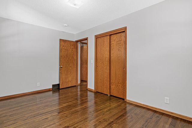 7990 E River Road, Fridley, MN 55432