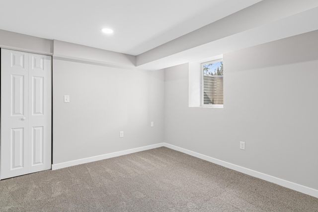 7990 E River Road, Fridley, MN 55432