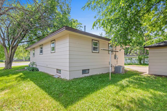 7990 E River Road, Fridley, MN 55432