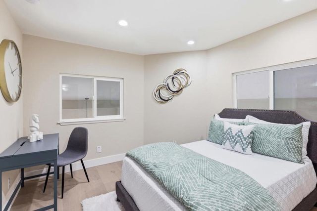 585 Shoal Circle, Redwood City, CA 94065