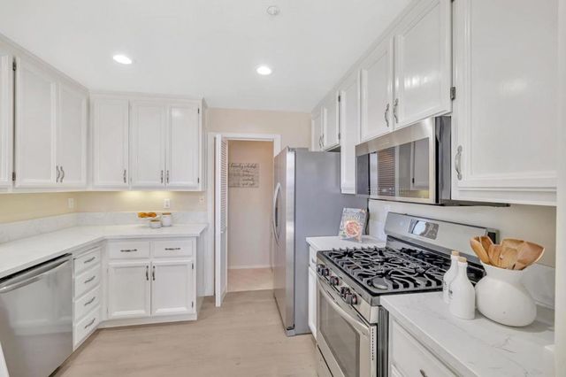 585 Shoal Circle, Redwood City, CA 94065