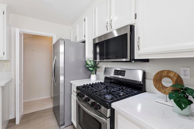 585 Shoal Circle, Redwood City, CA 94065