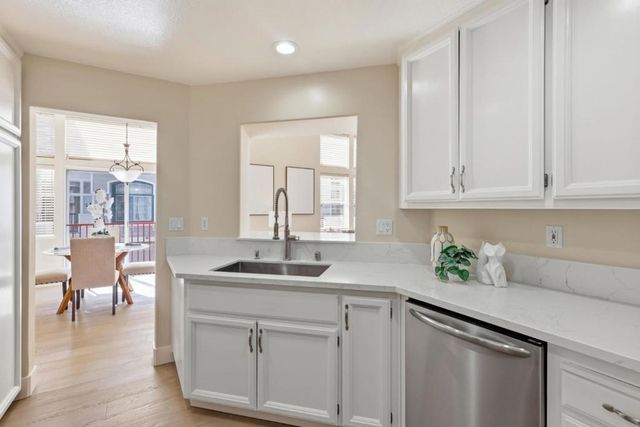 585 Shoal Circle, Redwood City, CA 94065