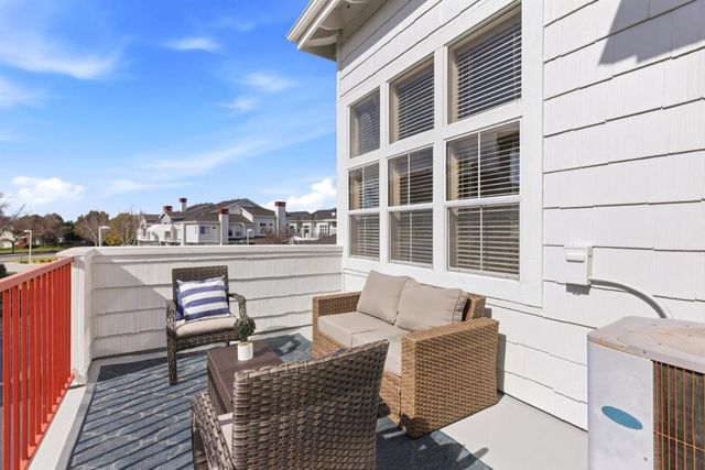 585 Shoal Circle, Redwood City, CA 94065