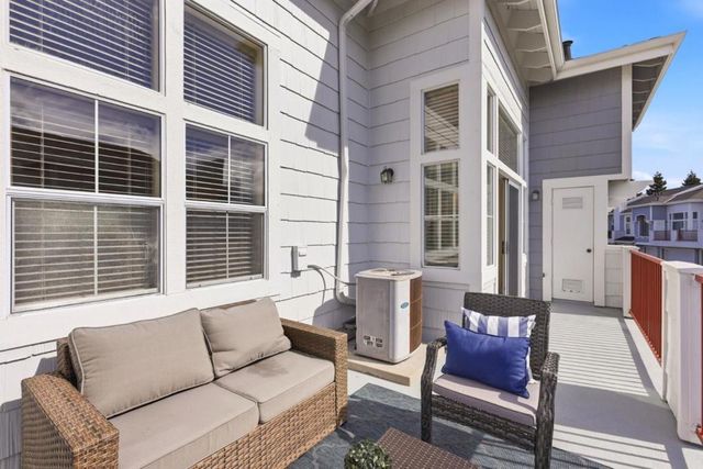 585 Shoal Circle, Redwood City, CA 94065