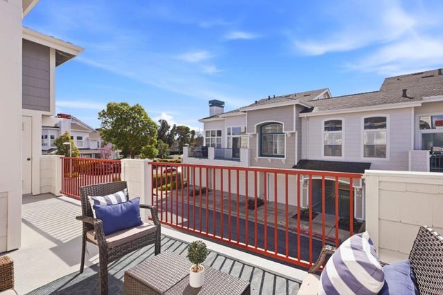 585 Shoal Circle, Redwood City, CA 94065