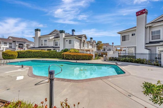 585 Shoal Circle, Redwood City, CA 94065