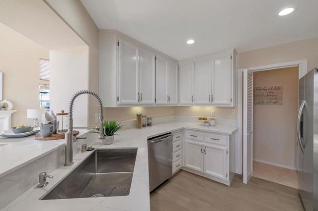 585 Shoal Circle, Redwood City, CA 94065