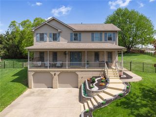 1000 Chinaberry Ct, Penn Twp, PA 15636
