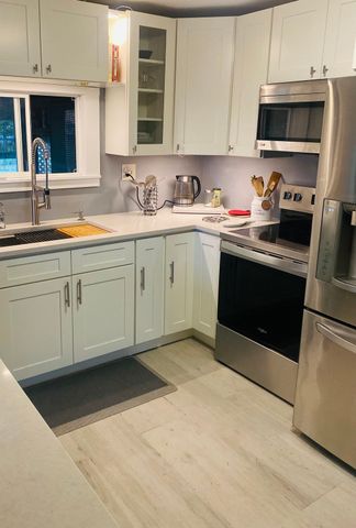 25 Hoover Ave, Brockton, MA 02301