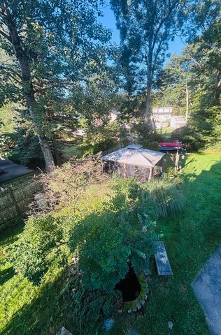 25 Hoover Ave, Brockton, MA 02301