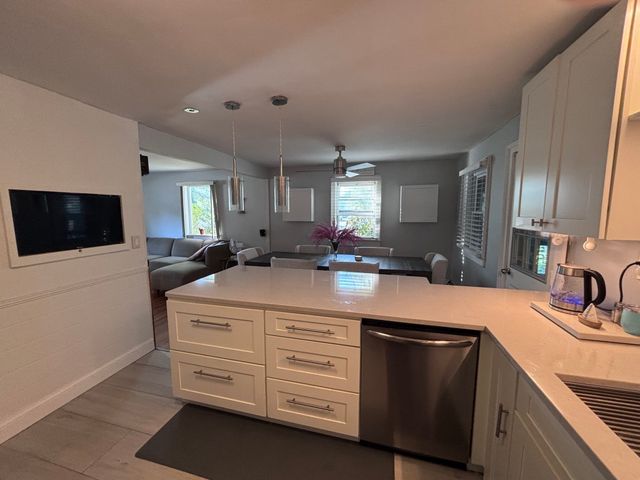 25 Hoover Ave, Brockton, MA 02301