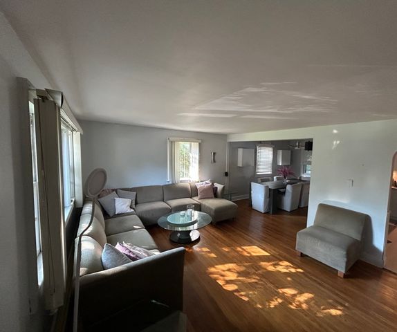 25 Hoover Ave, Brockton, MA 02301