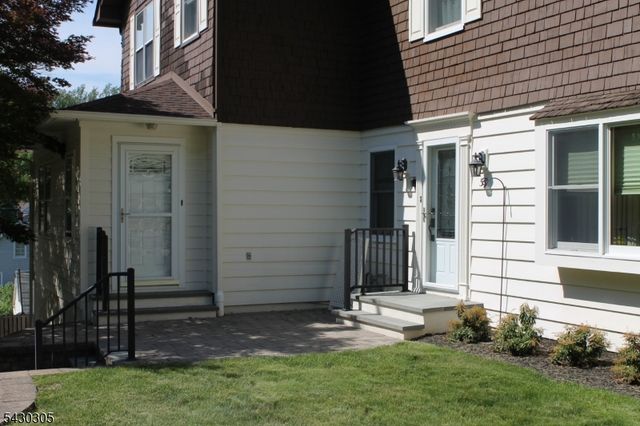59 Molly Stark Dr, Morris Twp., NJ 07960