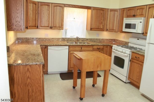 59 Molly Stark Dr, Morris Twp., NJ 07960