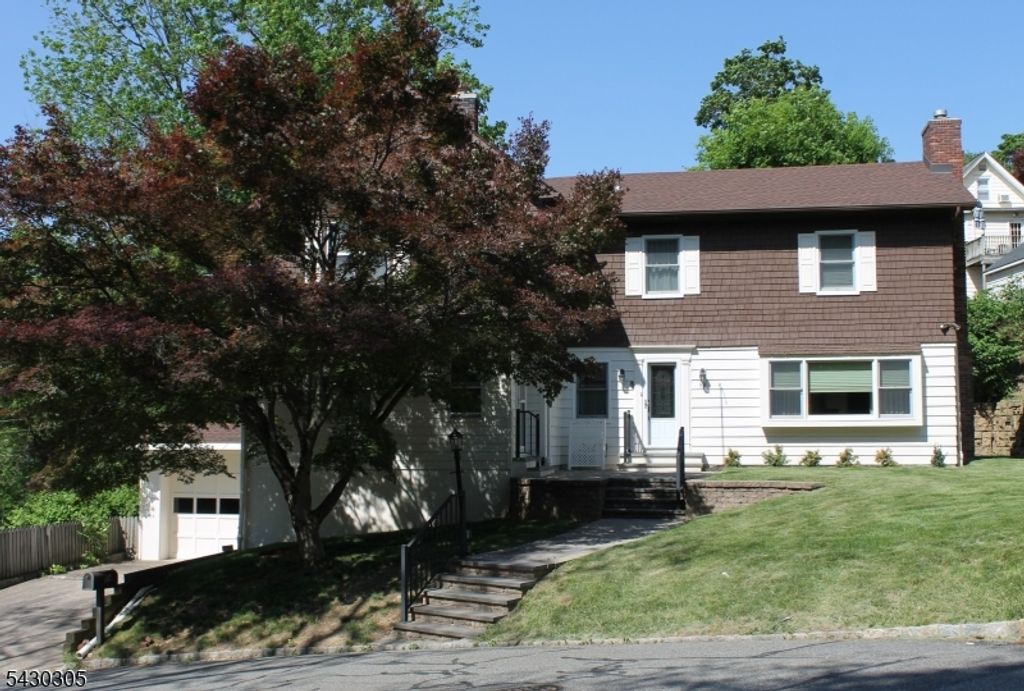 59 Molly Stark Dr, Morris Twp., NJ 07960