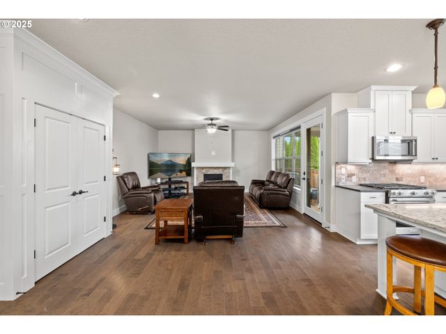 12958 Sw BUCKFIELD Ln, King City, OR 97224