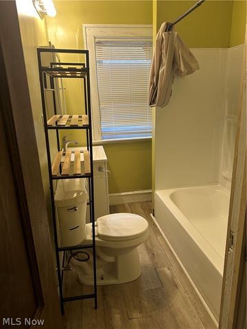 15415 Kinsman Road, Cleveland, OH 44120