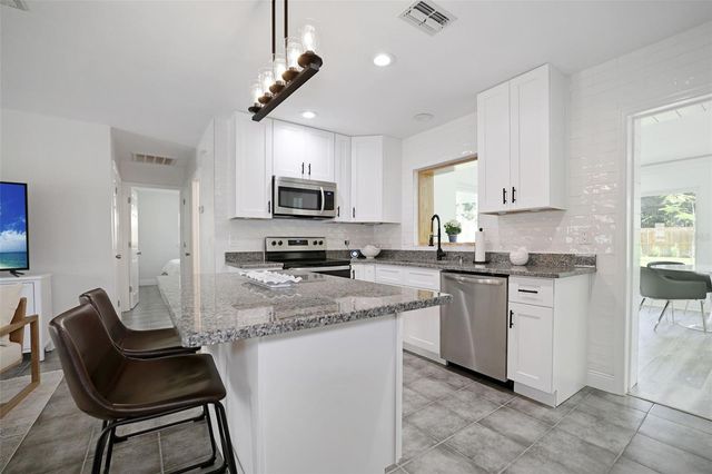 4229 7TH AVENUE N, St Petersburg, FL 33713