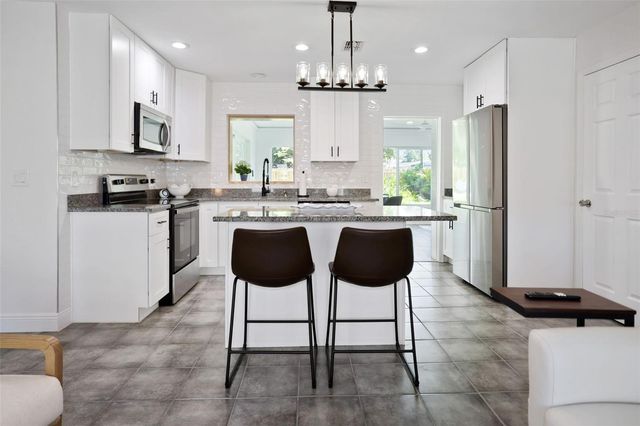 4229 7TH AVENUE N, St Petersburg, FL 33713