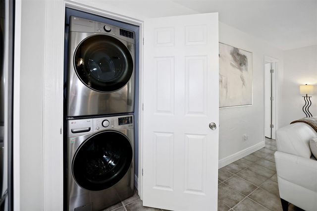 4229 7TH AVENUE N, St Petersburg, FL 33713