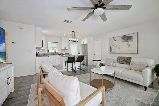 4229 7TH AVENUE N, St Petersburg, FL 33713