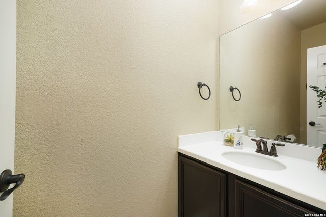 5539 Cross Pond, San Antonio, TX 78249