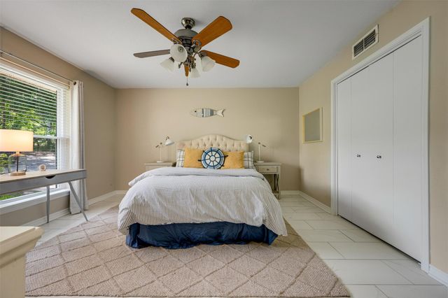 23340 Three Points Drive, Berryville, TX 75763